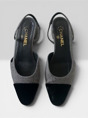 CHANEL Gray Felted Wool and Black Velvet Cap Toe Slingback Flats Size 39 1/2